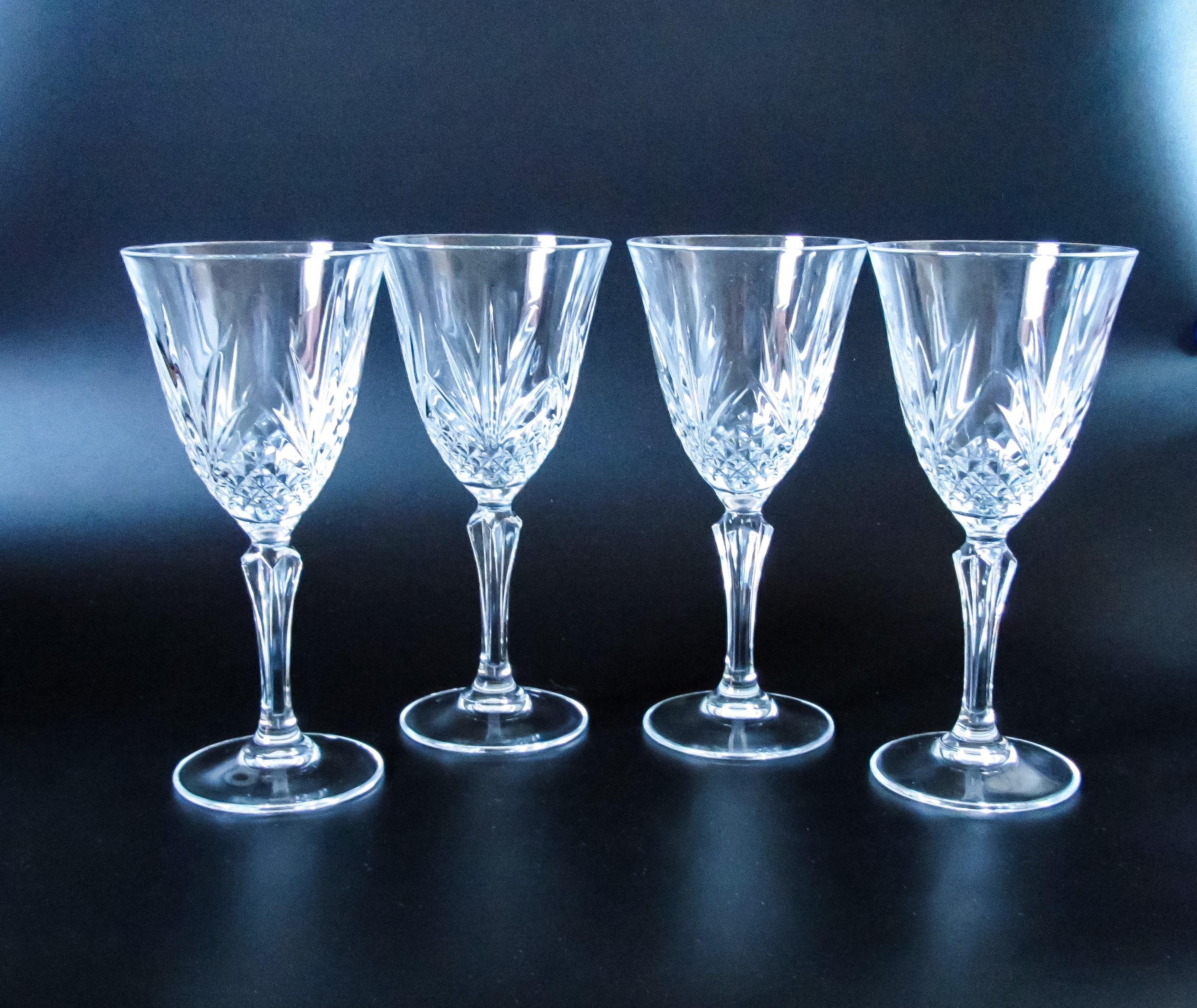 Set of 4 Crystal Wine Glasses, 17.5 Cl, Chantilly Pattern by Cristal De  France. Home Barware, Crystal Glassware, C.1990s 