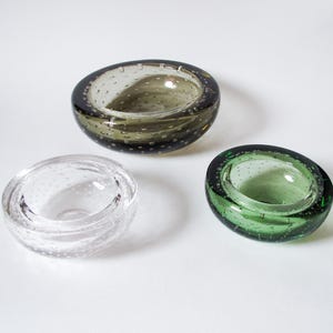 3 Whitefriars Glass bowls, flint colour, ocean green colour and clear glass, controlled bubble design, pattern 9099 circa 1960s