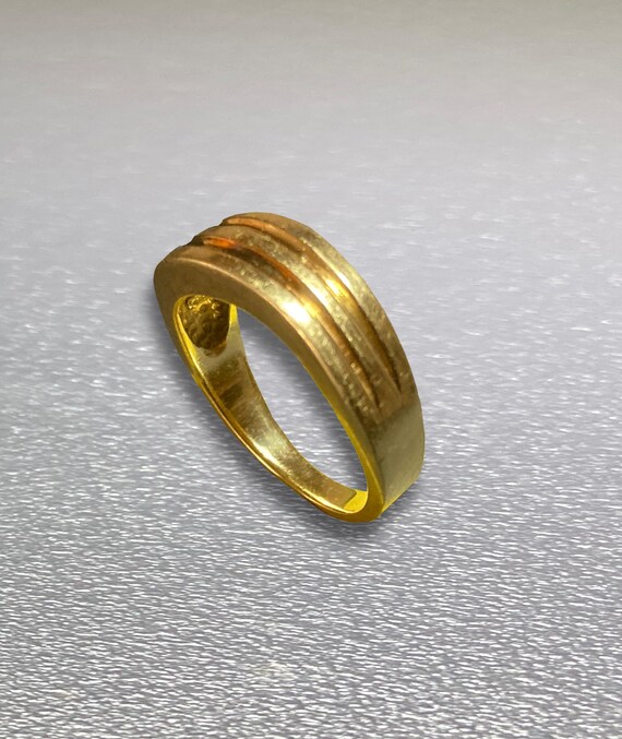 14k Solid Gold Ring - image 3