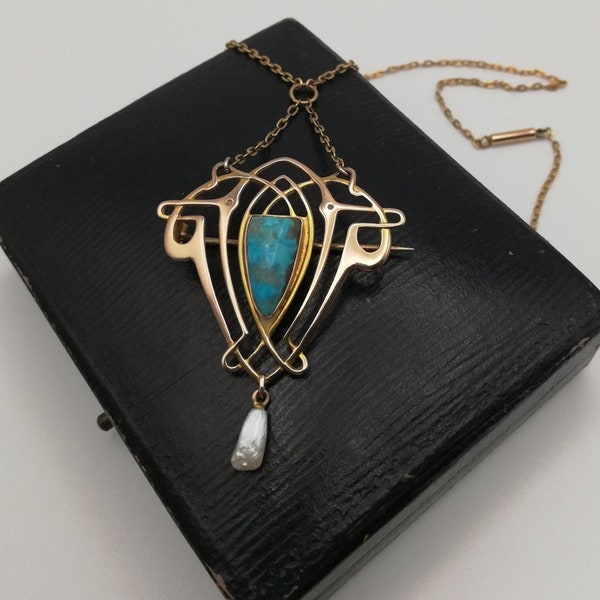 c1900 Jugendstil / Art Nouveau pendant necklace in stamped 9ct gold with turquoise and a wing pearl