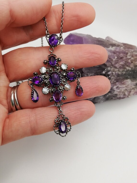 Eadie Necklace