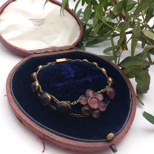 Rare boxed Victorian 15ct gold and Bohemian art glass flower bracelet with box clasp image 2