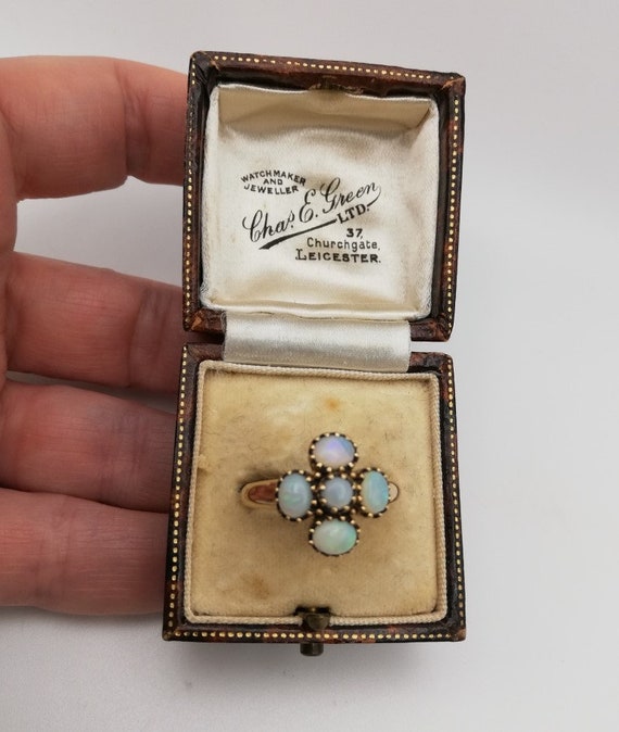Vintage 9ct gold and opals daisy ring, fully hall… - image 2