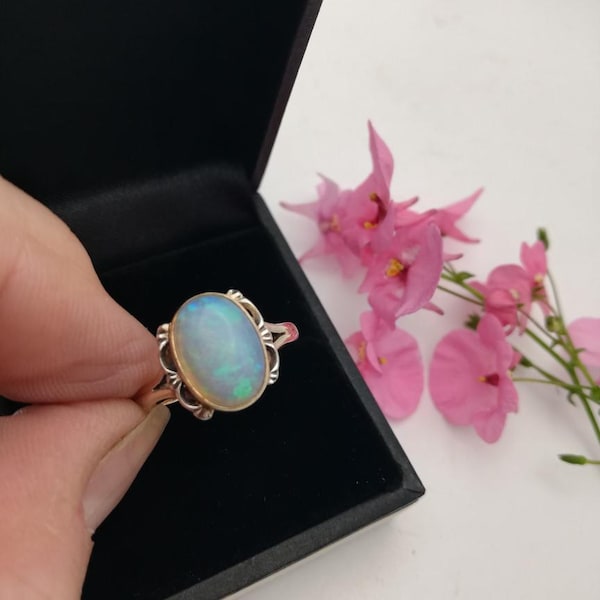 1920s antique 9ct gold and fiery jelly opal ring-attractive piece