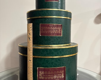 RARE Victoria’s Secret Display Hat Boxes – Green Floral Nesting Set (3) Store Prop