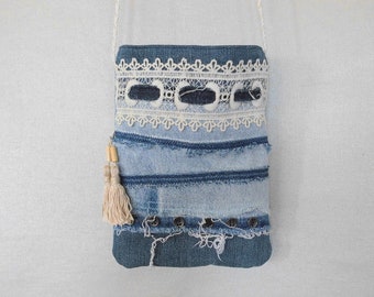 SUPER BARGAIN  //  Bag from blue jeans and lace