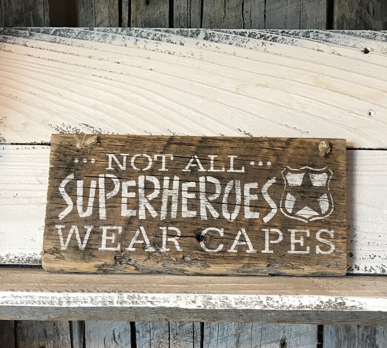 Police Officer Geschenk Make-up Tasche – Not All Superheroes Wear Capes, Beige, 23.5x17 Cm
