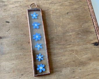 Handmade mini glass frame with pressed forget me not flowers - Thin rectangle