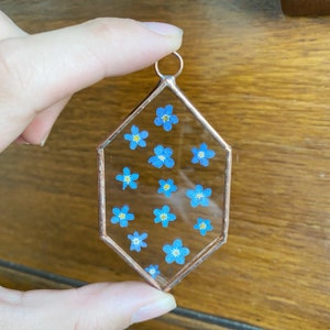 Handmade glass frame with pressed forget me not flowers - Geometric shape