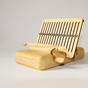 Loom dock.  warp set-up. warping tool. heddle display. for rigid heddle loom or backstrap loom.  heddle holder. warp helper.