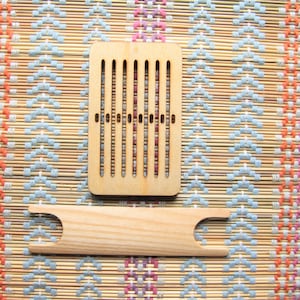8 dpi small rigid heddle loom with shuttle, backstrap weaving, friendship bracelet making, shoelace weaving, narrow bands, learn to weave