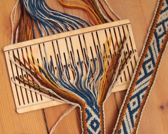 Double slotted rigid heddle, 11 pattern strings, saami weaving, band weaving, belt weaving, inkle loom, medieval craft, pattern weaving,loom