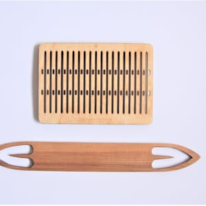 Double holed rigid heddle loom, patterned bands, decorative bands, motifs, hand weaving, backstrap loom, pattern weaving, sami bands,