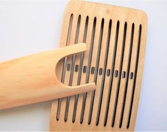 Small weaving loom for small projects, narrow bands, band weaving, backstrap weaving, small loom, inkle loom, tape loom, simple loom,