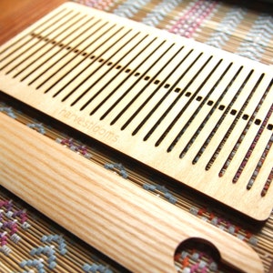 Petit métier à tisser à lisses rigides, métier à tisser en bois, tissage en bandes, métier à tisser pour débutant, sami, bandes décoratives, apprendre à tisser, tissage inkle, métier à tisser à bride arrière