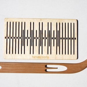 9 pattern double slotted rigid heddle, back strap weaving, band weaving, band weben, weaving loom, pattern bands, sami weaving, shuttle
