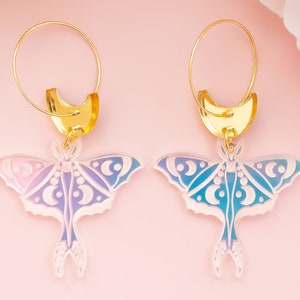 Motte Creolen, himmlischer Schmuck, irisierende Ohrringe, Witchy Ohrringe, Geschenke für sie, Schmuck für Frauen