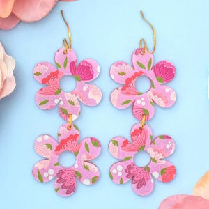 Pink Acrylic Flower Earrings: Iridescent Retro Daisy Earrings