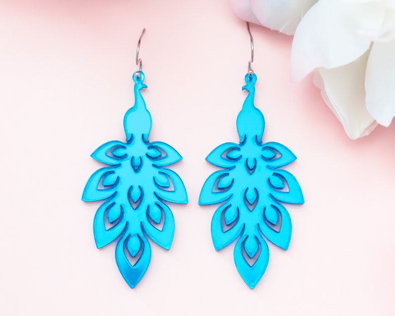 Boucles doreilles de paon, cadeaux de paon, boucles doreilles en acrylique pendantes, cadeau pour ami, grandes boucles doreilles audacieuses, bijoux amusants, cadeaux pour elle, bijoux de cadeau de soi image 1