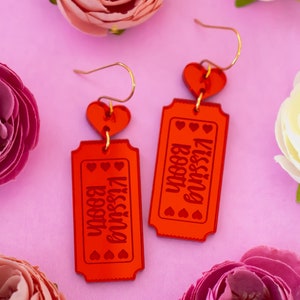 Rot Valentines Kisses Ticket Ohrringe Herzen baumelt, Valentinstag Schmuck, Statement Ohrringe