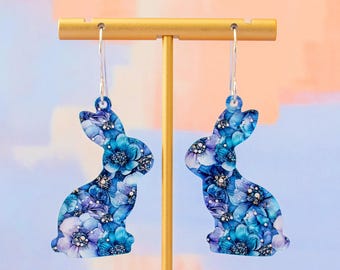 Blaue Häschen Ohrringe: Acryl Osterschmuck