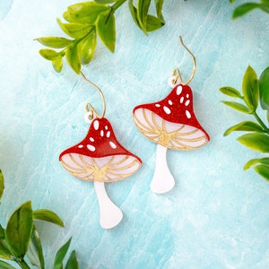 Boucles d'oreilles champignon, bijoux Cottagecore, boucles d'oreilles Woodland, pendentifs en acrylique image 3