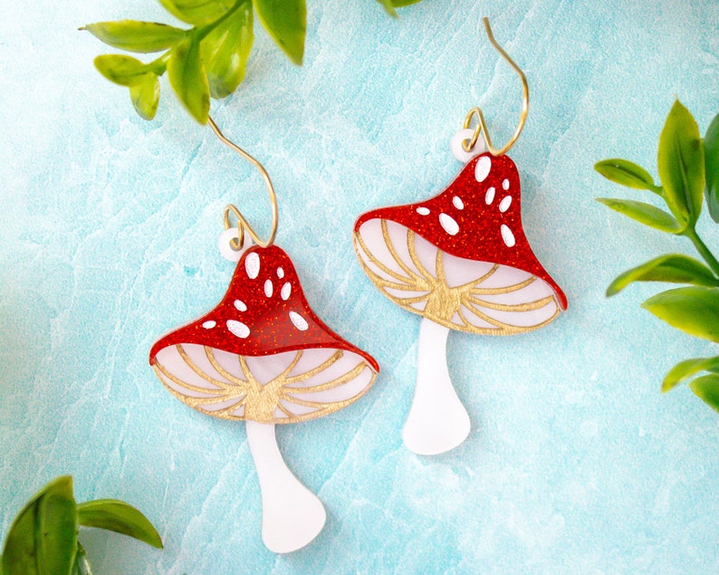 Boucles d'oreilles champignon, bijoux Cottagecore, boucles d'oreilles Woodland, pendentifs en acrylique image 1