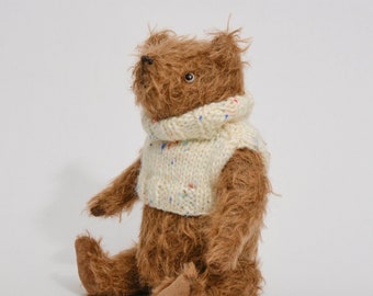 Teddy Bear CLYDE, ooak collectors artist bear made from mohair, fully jointed