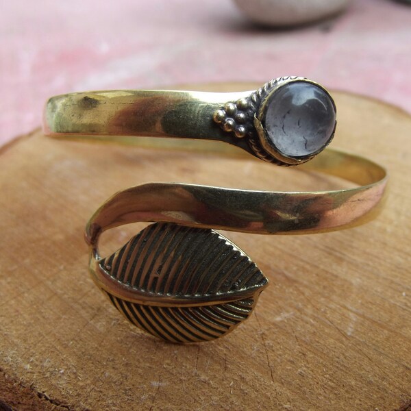 Brass bracelet with grey quartz stone, brass tribal bangle, boho brass bracelet, ethnic bangle, indian bracelet, grey quartz stone bracelet