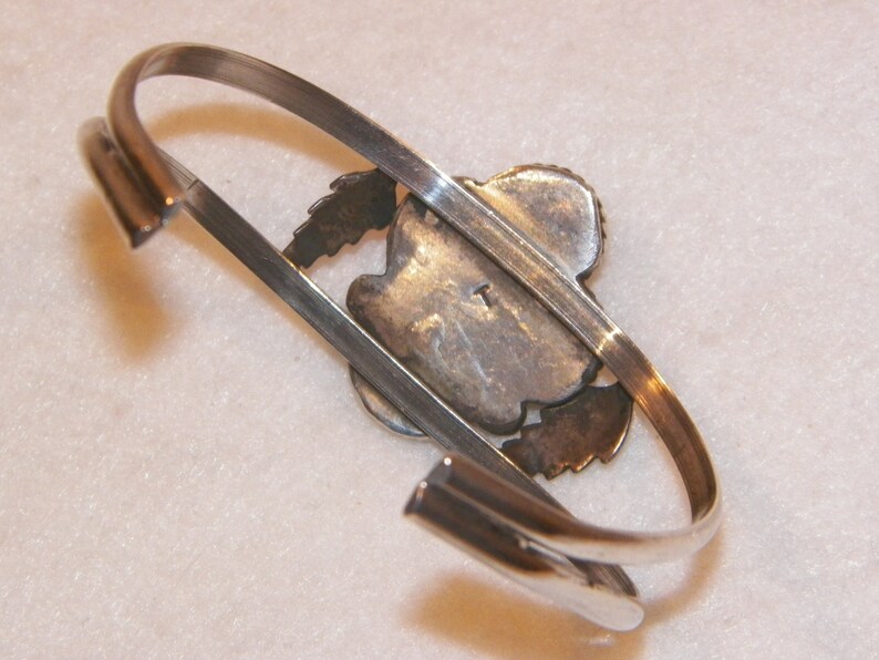 6.5 Inch Old Native American Signed T Sterling Silver Bracelet 925 Natural Shell Cuff Bracelet Tommy Singer? Antique Old Pawn Bracelet