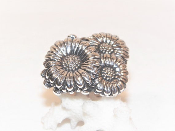 Size 6.75 Sterling Silver Flower Ring, Good Looki… - image 2