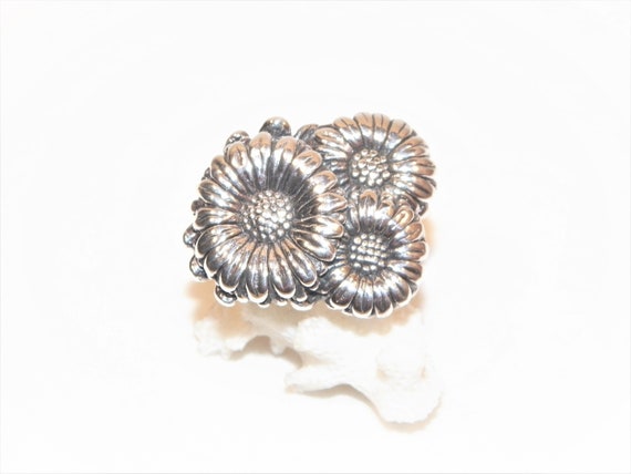 Size 6.75 Sterling Silver Flower Ring, Good Looki… - image 1