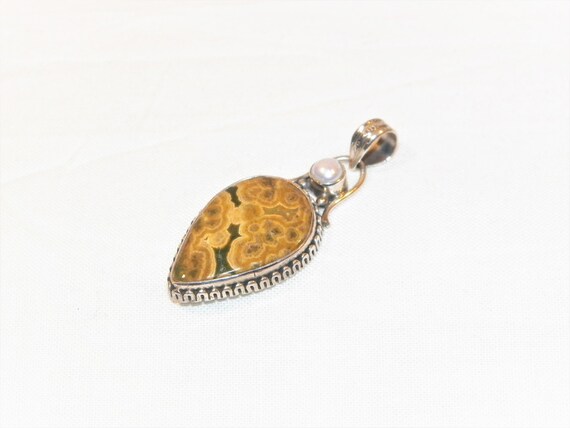 1.75 Inch Sterling Silver Jasper? Pendant with Pe… - image 3