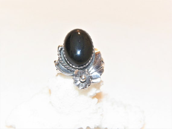 Beautiful Native American Navajo Black Onyx Sterling Silver Ring Beautiful Native American Navajo Black Onyx Sterling Silver Ring