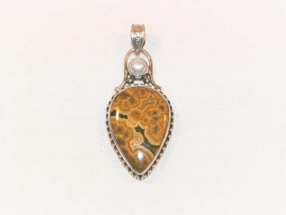 1.75 Inch Sterling Silver Jasper? Pendant with Pe… - image 8