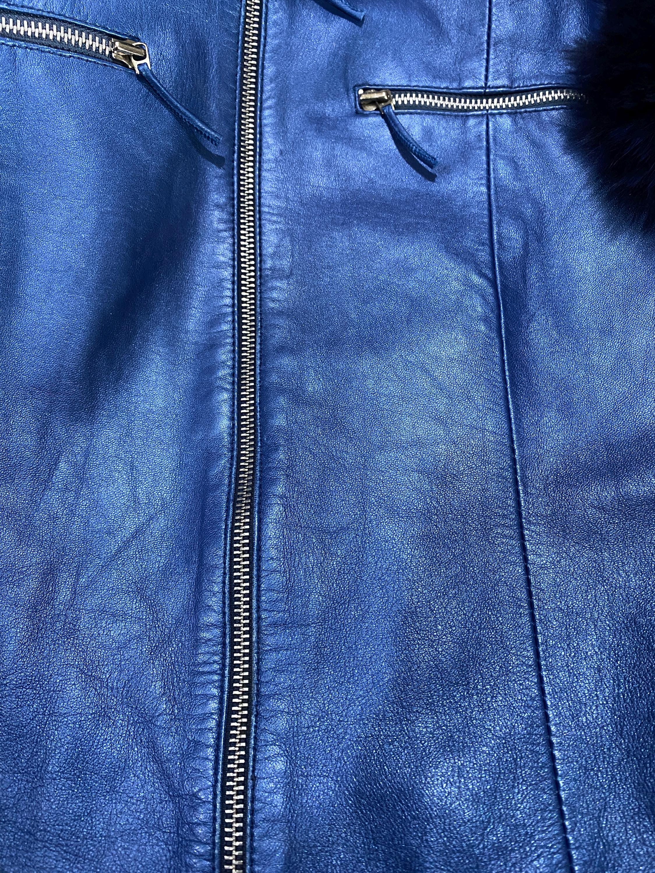 フォックスファーカラー付きコバルトブルーレザーバイカージャケット