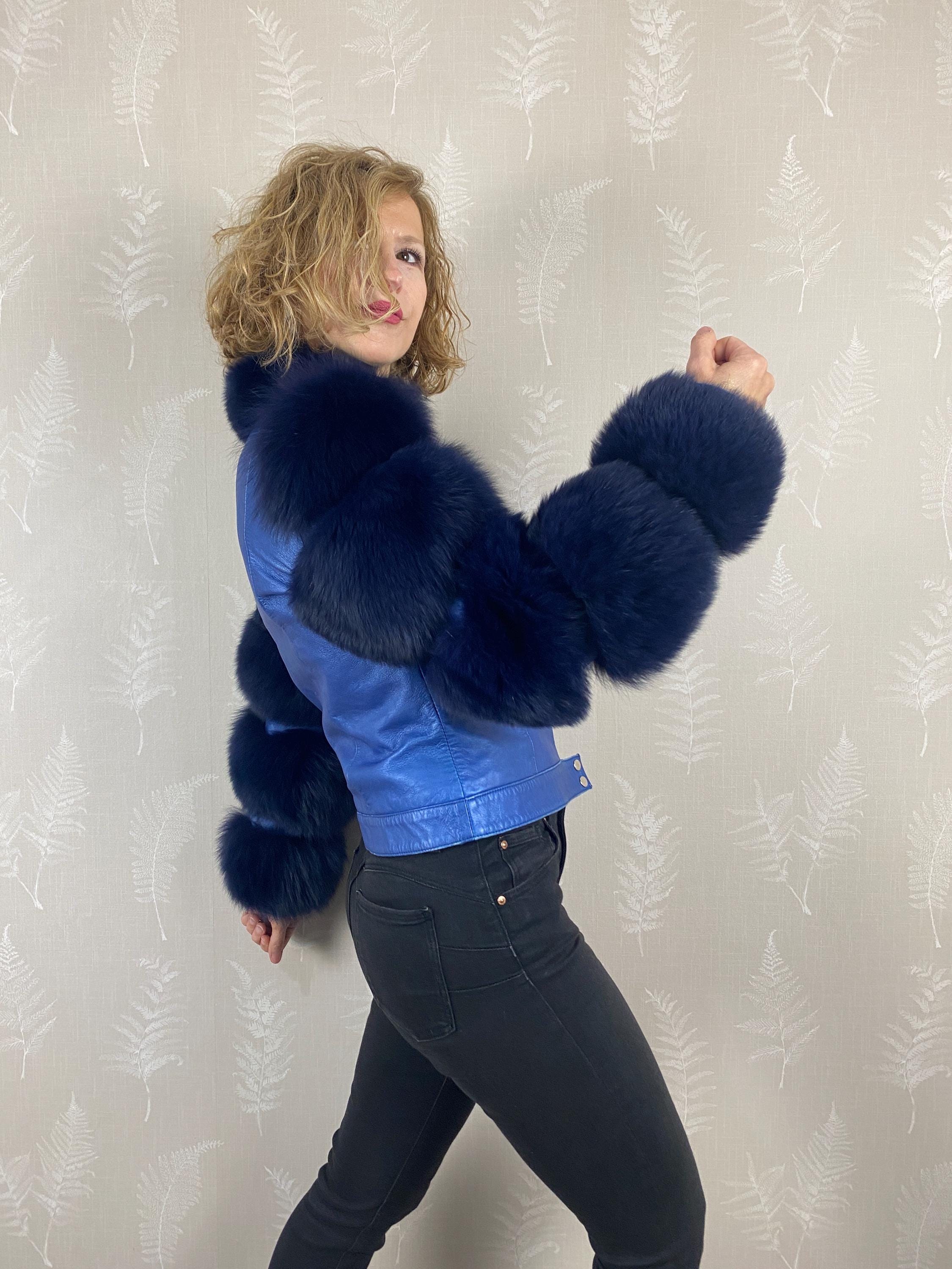 フォックスファーカラー付きコバルトブルーレザーバイカージャケット