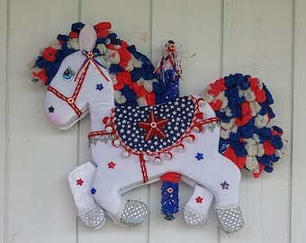 メリーゴーランドの馬、愛国的なメリーゴーランドの馬、7月4日のリース飾り