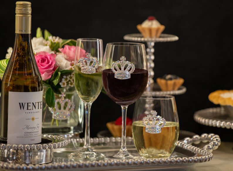 The Queens Jewels Wine Glass - Thumbnail 5