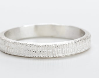 Embossed ring with lace pattern made of 925 sterling silver