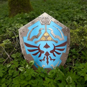 Hylian Shield - Handcrafted Lifesize Metal Replica 1:1 - The Legend of Zelda - Twilight Princess