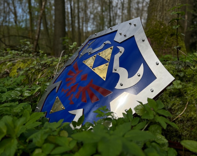 Hylian Shield - Handcrafted Lifesize Metal Replica 1:1 - The Legend of Zelda - Ocarina of Time