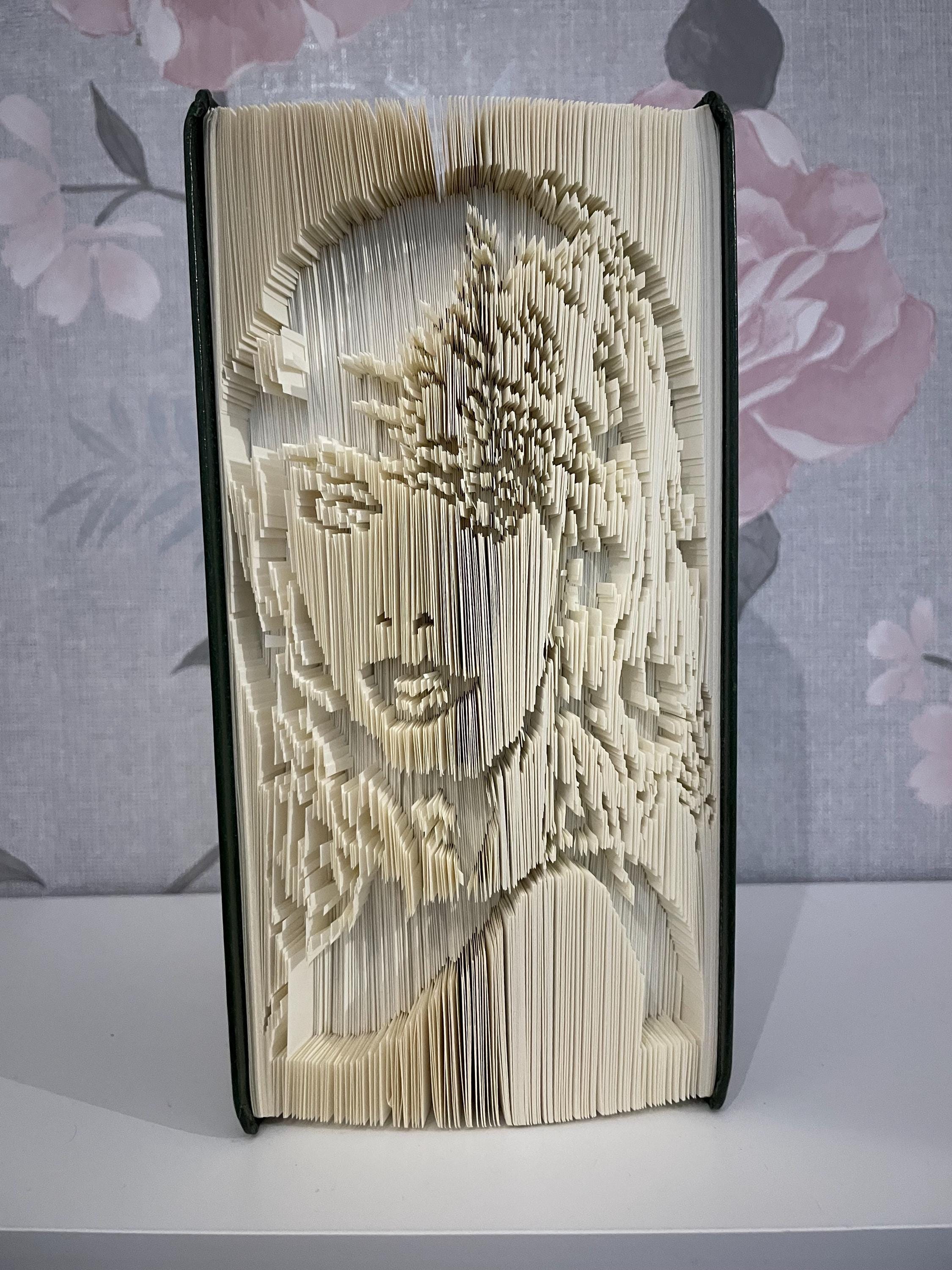 Taylor Swift Sculpture Book art - Famous portrait design