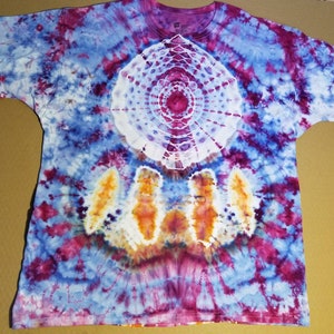 XL Comfy Dreamcatcher Mandala with Spine Tie Dye T-Shirt
