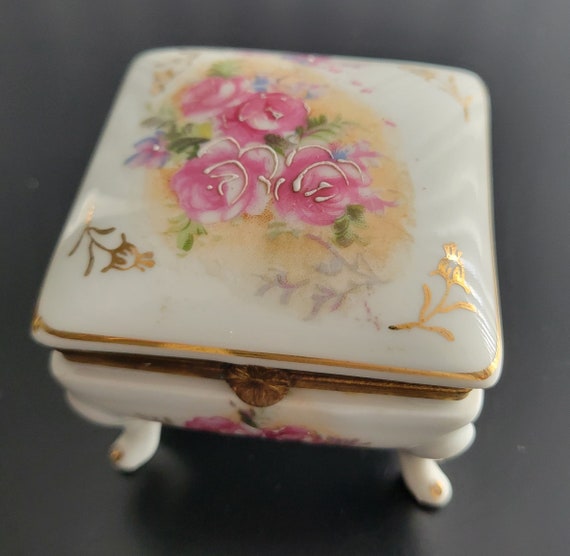 Antique porcelain trinket box View 3