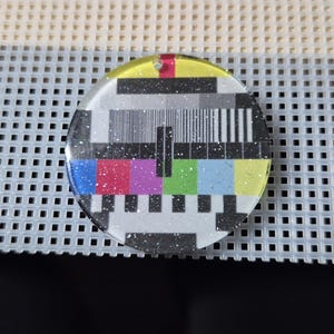 Needle minder