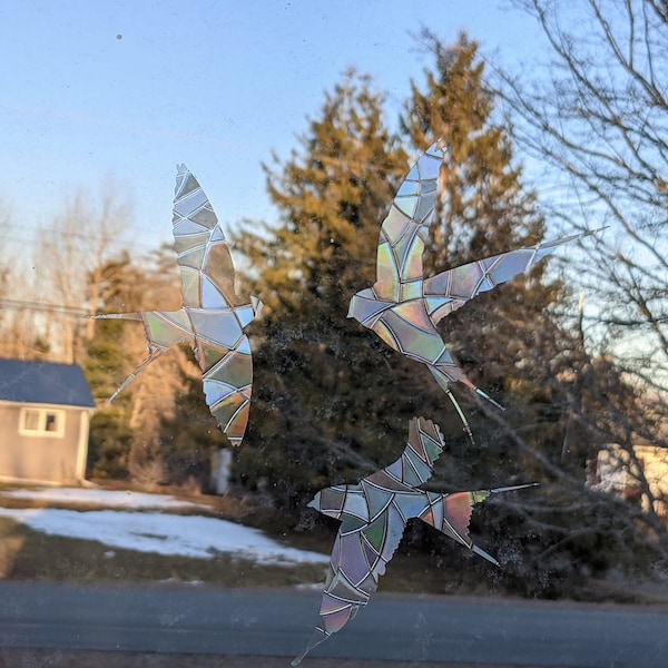 Bird Window Suncatchers - Hirondelles - Réutilisable Rainbow Maker - Décalcomanies statiques pour fenêtres - Autocollants Sun Catcher - Éviter les collisions d’oiseaux
