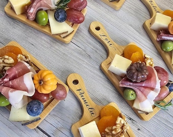 Personalized Mini Charcuterie board | wedding place cards | Cheese board | wedding favor  | wedding favor