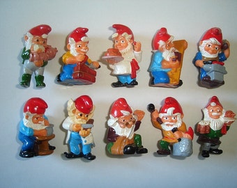 Kinder Egg Surprise Set - Craftsmen Garden Dwarfs at Work Lawn Gnomes - Figures Figurines Miniatures Collectibles - Vintage from the 1990s