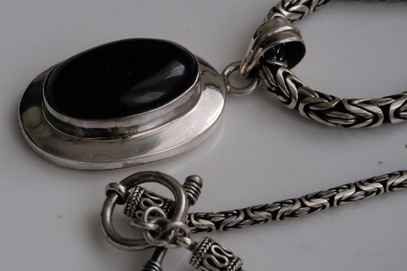 Vintage Sterling Silver Onyx Pendant with Handmad… - image 4